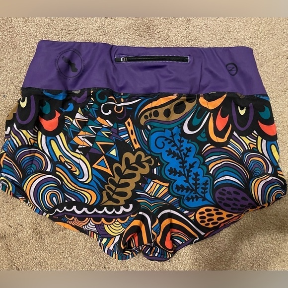 Flowered 3 inch running shorts. Size XL. - Picture 4 of 4